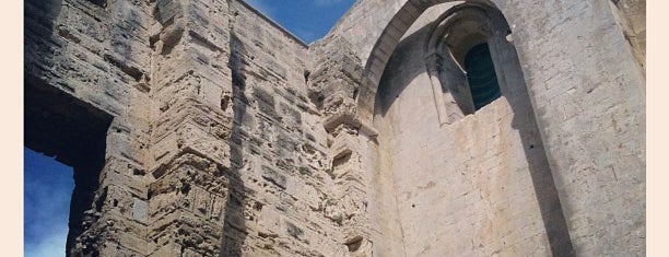 Cathédrale de Maguelone is one of France.