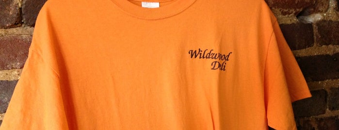Wildwood Deli is one of Tempat yang Disukai Kendra.