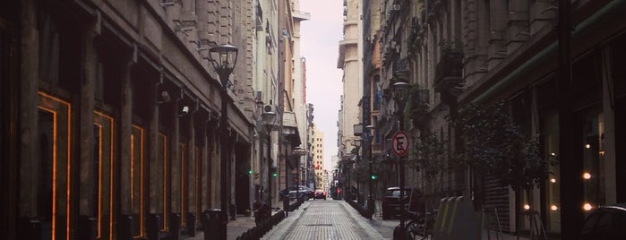 Av. Callao y Tte. Gral. Juan Domingo Perón is one of nestor 님이 좋아한 장소.