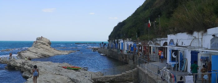 Spiaggia del Passetto is one of สถานที่ที่ Gianluigi ถูกใจ.