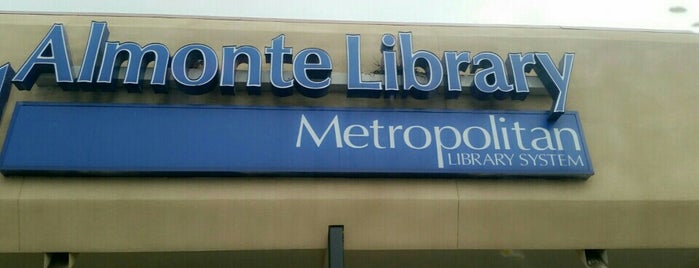 Almonte Library is one of Posti che sono piaciuti a Tariq.