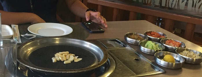 Korean Palace is one of The 11 Best Places for Squid in Manila.