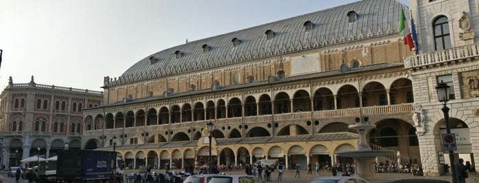 Padova is one of Tempat yang Disukai D.
