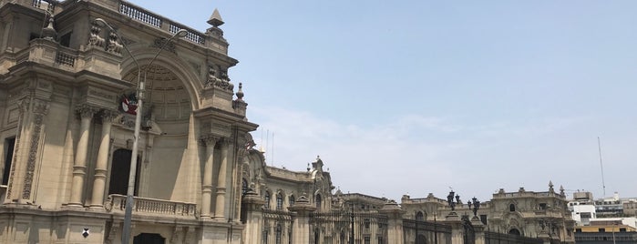 Sala Lima - Palacio Municipal is one of Tempat yang Disukai Lizzie.