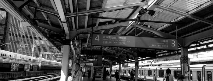 JR Yūrakuchō Station is one of 山手線（環状運転を行う運転系統）.