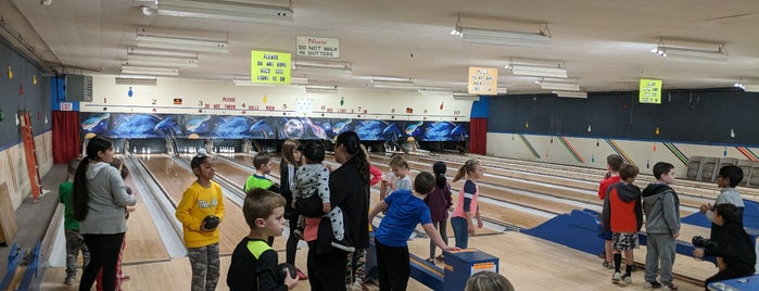 Collins Bowladrome is one of Fun Stuff.