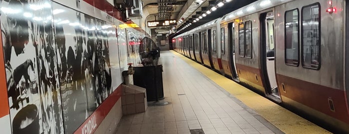 MBTA Kendall/MIT Station is one of MBTA Subway Stations.