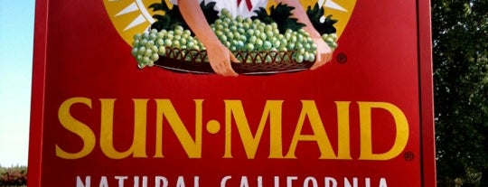 Sun Maid Raisin Store is one of World's Largest ____ in the US.