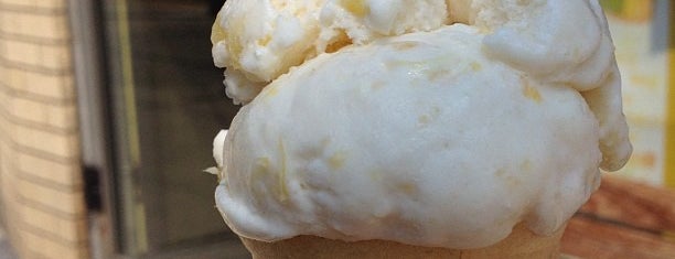 Double Scoop Ice Cream is one of Lugares favoritos de Saleem.