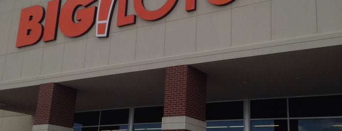 Big Lots is one of Locais curtidos por Ray L..