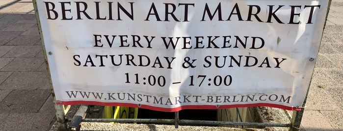 Flohmarkt am Bode Museum is one of <.
