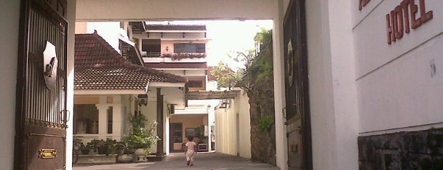 Hotel Atina Graha is one of Pijat Solo 08895720958.