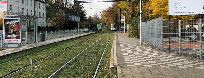 H Heinrich-Könn-Straße is one of Locais curtidos por Jörg.