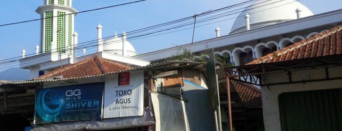 Masjid Besar Al-Jihad (Wanayasa) is one of Top 10 favorites places in Purwakarta, Indonesia.