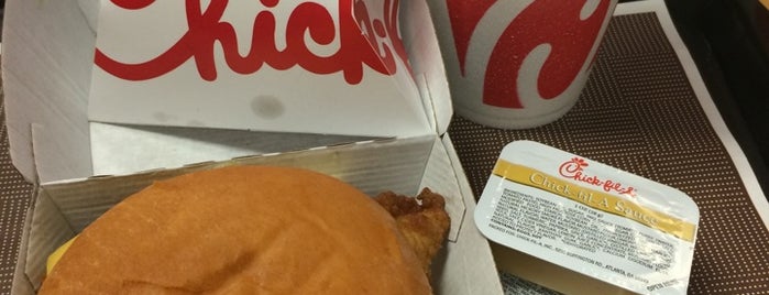 Chick-fil-A is one of Lugares favoritos de Ramel.