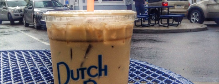 Dutch Bros. Coffee is one of สถานที่ที่ Benton ถูกใจ.