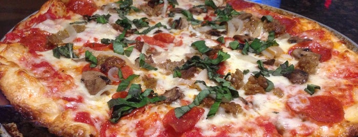 Tony Sacco's Coal Oven Pizza is one of Lugares favoritos de PJ.