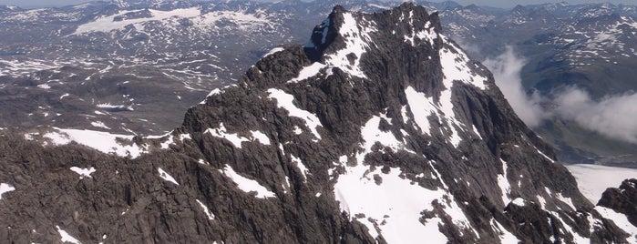 Cerro Catedral is one of Bariloche by Nahuel.