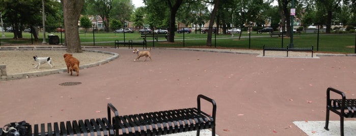 Portage Park Dog Friendly Area is one of Posti che sono piaciuti a Andrew.