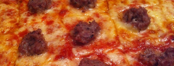 Arris' Pizza is one of Lugares guardados de John.