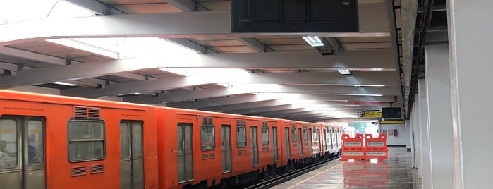 Metro Instituto del Petróleo (Líneas 5 y 6) is one of Lugares aca y aca.