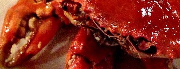 The Red Crab Seafood & Steaks is one of Tempat yang Disukai Agu.