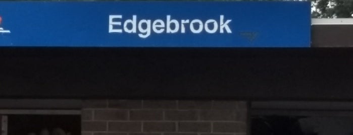 Metra - Edgebrook is one of Metra Milwaukee District / North.