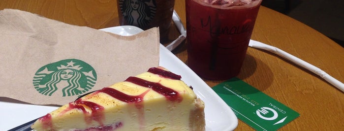 Starbucks is one of Tempat yang Disukai Yzaak.