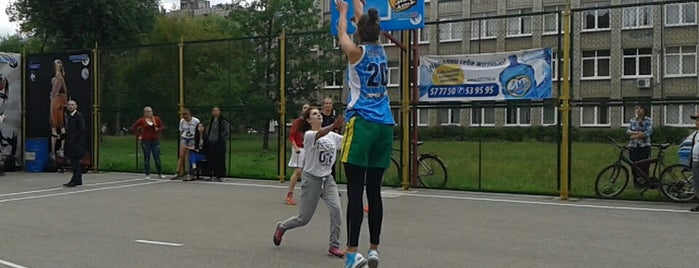 Центр уличного баскетбола "Седьмая" is one of Koenig Basketball.