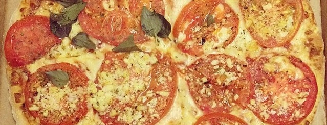 Domino's Pizza is one of Must-visit Food in Belo Horizonte.
