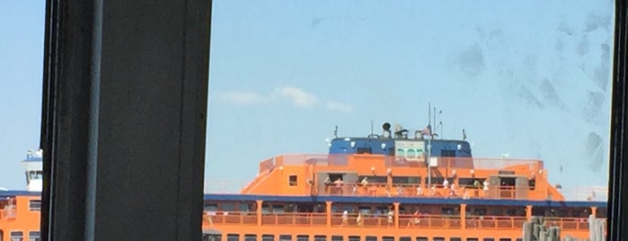 Governors Island Ferry is one of Locais curtidos por Swen.