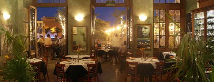 Hank's Querétaro is one of Israelさんの保存済みスポット.