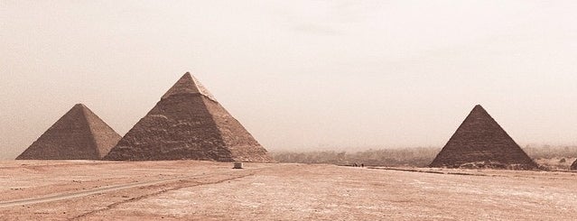 Great Pyramids of Giza is one of Viaje de novios.