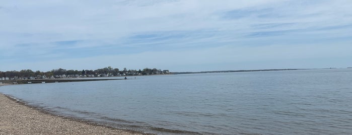 Woodmont Beach is one of West Haven.