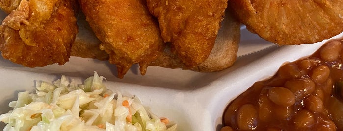 Gus's Fried Chicken is one of Gary: сохраненные места.