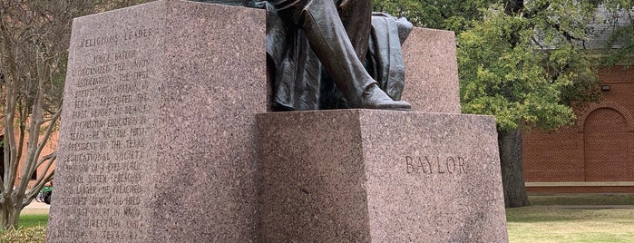 Judge Baylor Statue is one of Mike : понравившиеся места.