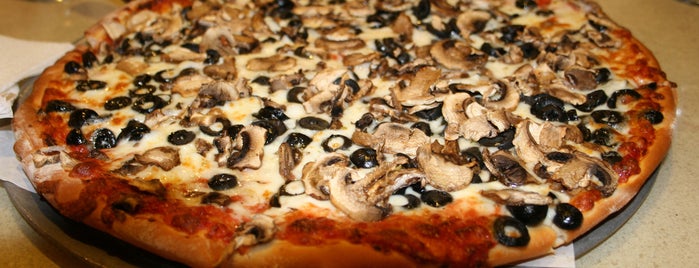 Gondola Pizza is one of la foods.