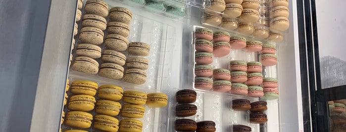 Délice Macarons is one of alさんのお気に入りスポット.