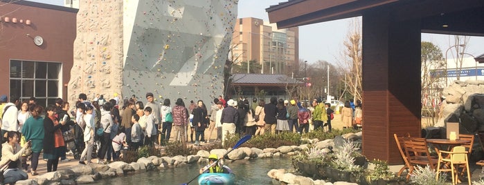 モリパーク アウトドアヴィレッジ is one of Tokyo.