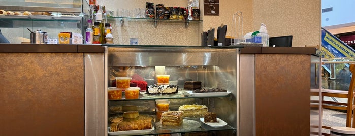 Martinica Café is one of Cafés.
