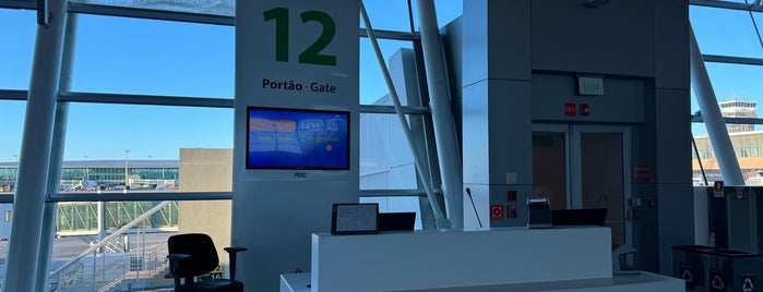 Portão 12 is one of Airports.