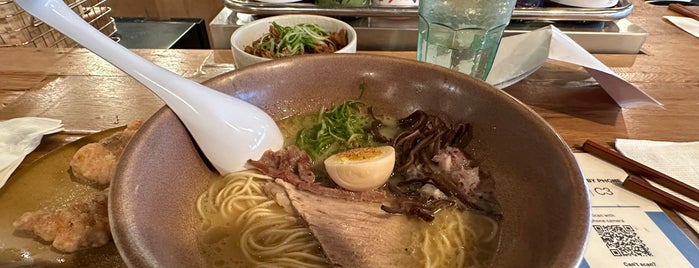 Bosso Ramen Tavern is one of Lieux qui ont plu à Terence.