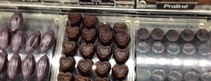 Shokolate Taller de Chocolate is one of Locais curtidos por Marite.