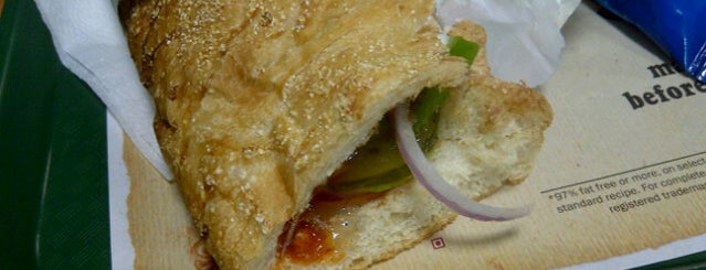 Subway is one of Visit places in Ranchi.
