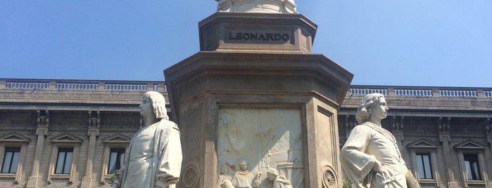 Statua a Leonardo da Vinci is one of Orte, die Samet gefallen.