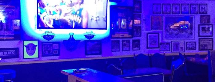 Blue Note Sports Bar & Grille is one of Posti che sono piaciuti a Doug.