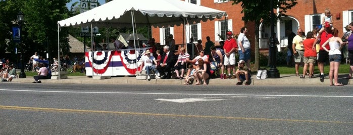 Essex Junction, VT is one of Tempat yang Disukai Matthew.