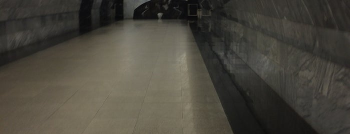 metro Dostoyevskaya is one of Московский метрополитен.