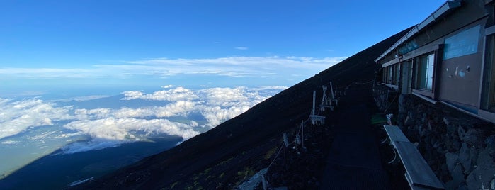 富士山 須走口 八合目 is one of 富士山登山-2011/08/28.