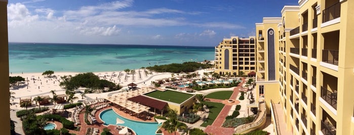 The Ritz-Carlton Aruba is one of Locais salvos de Mike.